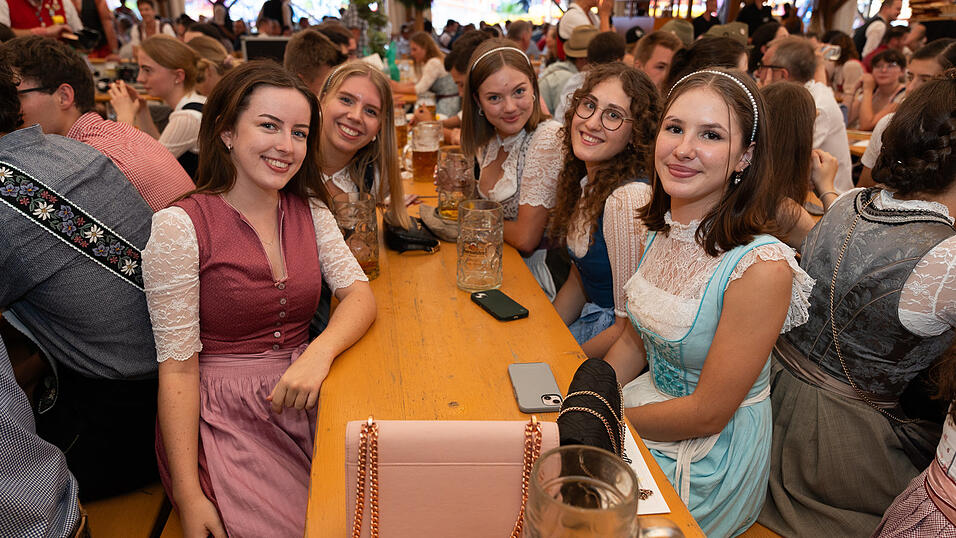 Die Partybilder vom Donnerstag, 17. August 2023, aus dem Festzelt Nothaft. Die Partybilder vom Donnerstag, 17. August 2023, aus dem Festzelt Nothaft.