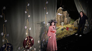 Kathrin Angerer und Thomas Schmauser spielen Ren&egrave; Pollesch in den Kammerspielen