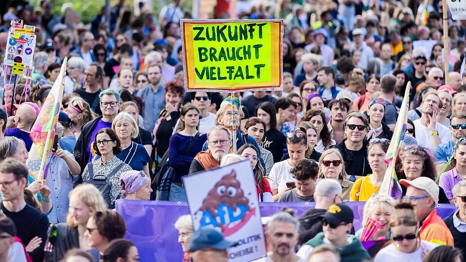 In Berlin zogen sieben Demonstrationsz&uuml;ge sternf&ouml;rmig durch die Stadt - nach Polizeiangaben kamen 18.000 Menschen.