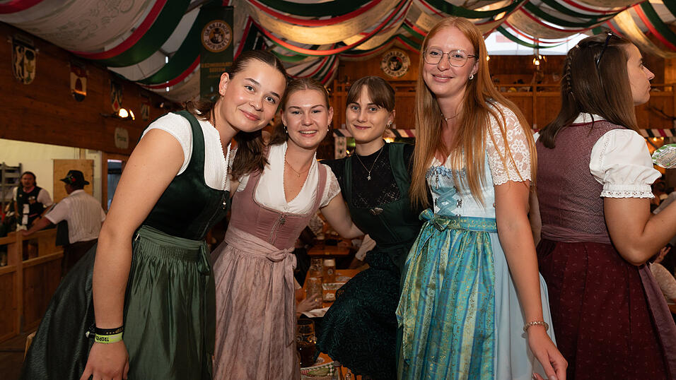 Die Partybilder vom Freitag, 16. August 2024, aus dem Festzelt Weckmann. Die Partybilder vom Freitag, 16. August 2024, aus dem Festzelt Weckmann.