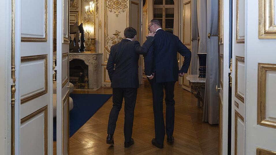 Der damalige Unions-Kanzlerkandidat Friedrich Merz war bereits im Februar zu Besuch im &Eacute;lys&eacute;e-Palast beim franz&ouml;sischen Pr&auml;sident Emmanuel Macron. Solch enge Kontakte noch vor dem offiziellen Amtsantritt sind selten.