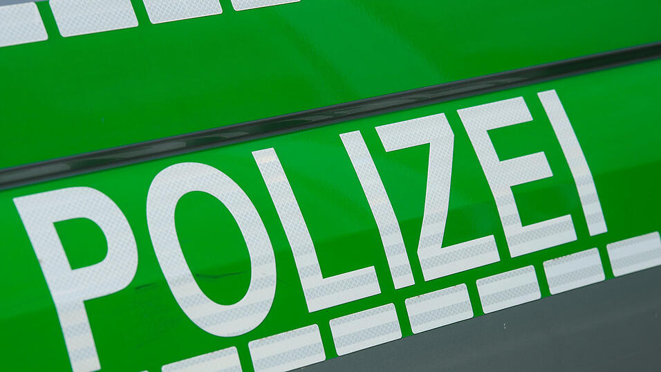 Schwere Ausschreitung am Dienstag in einer Asylunterkunft in Schwandorf. (Symbolbild) Schwere Ausschreitung am Dienstag in einer Asylunterkunft in Schwandorf. (Symbolbild)