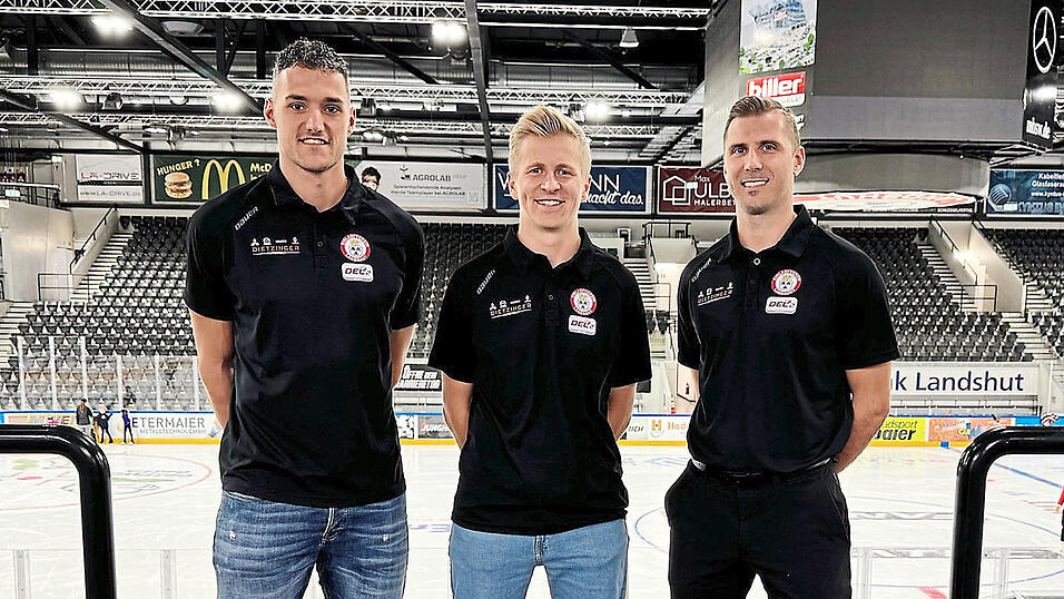 Andreas Schwarz (Mitte) tr&auml;gt k&uuml;nftig das 'C' auf der Brust, Nick Pageau (rechts) fungiert zusammen mit John Rogl (rechts) als stellvertretender Kapit&auml;n.