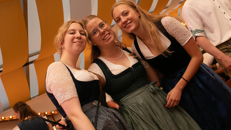 Die Partybilder vom Mittwoch, 13. August, aus dem Festzelt Nothaft. Die Partybilder vom Mittwoch, 13. August, aus dem Festzelt Nothaft.