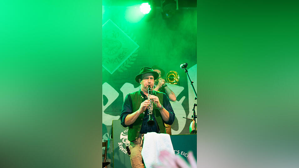 Die Partybilder vom Sonntag, 16. August, aus dem Festzelt Weckmann. Die Partybilder vom Sonntag, 16. August, aus dem Festzelt Weckmann.