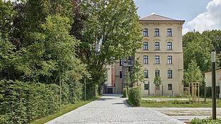 Das ehemalige Justizgeb&auml;ude an der Inneren M&uuml;nchner Stra&szlig;e (im Bild auch die Au&szlig;engestaltung) ist nach der Sanierung zu besichtigen.