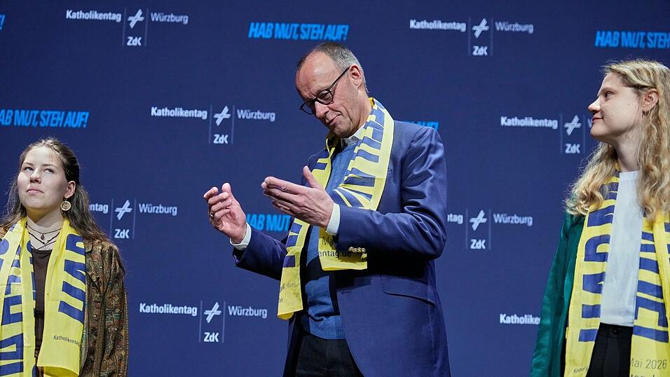 Der Kanzler zeigt sich in W&uuml;rzburg selbstkritisch.
