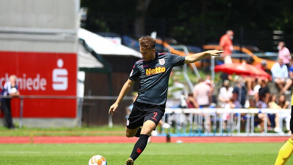 Der SSV Jahn Regensburg hat am Samstagnachmittag 4:0 gegen die SpVgg Bayreuth gewonnen.