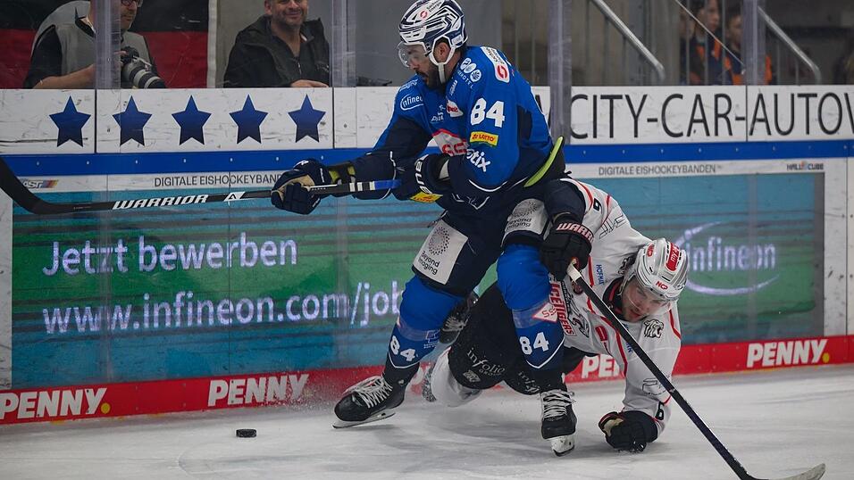 Trevor Parkes (l) wechselt von den Dresdner Eisl&ouml;wen zu den Augsburger Panthern. (Archivbild)