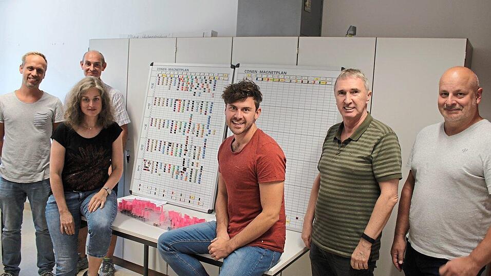 Das Team um Rektor Günter Kaniber (Zweiter von rechts) kümmert sich um die knifflige Ausarbeitung des Stundenplans. Das Team um Rektor Günter Kaniber (Zweiter von rechts) kümmert sich um die knifflige Ausarbeitung des Stundenplans.