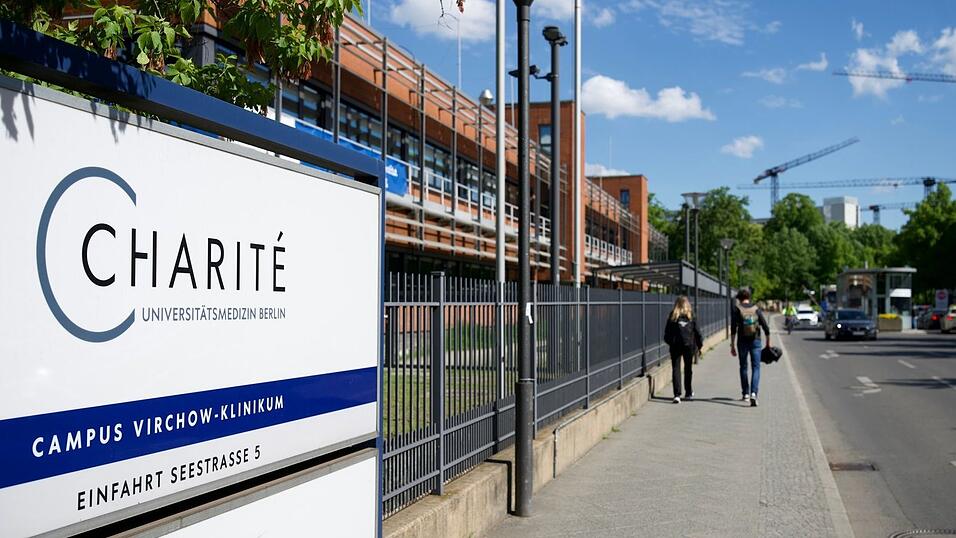 Die Familie des Ebola-Patienten wurde auch in die Berliner Charit&eacute; gebracht. (Archivbild)