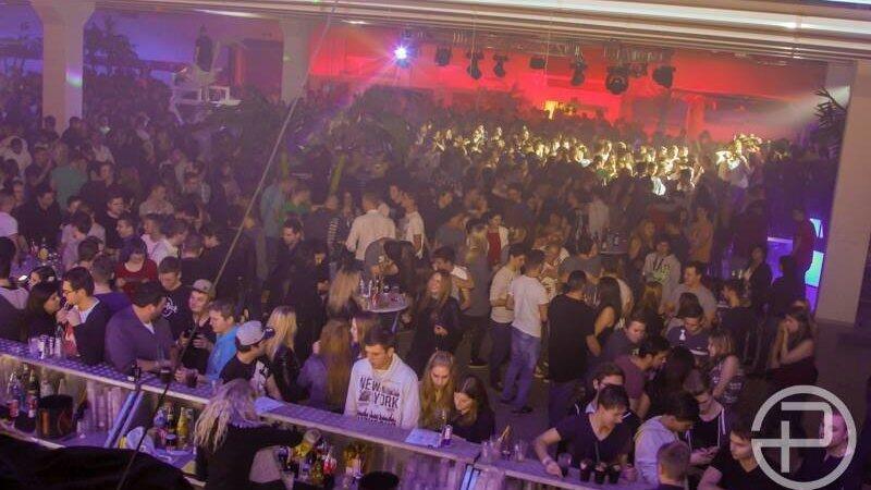 Gleich bei der Eröffnung platzte die neue Diskothek Peggy P. aus allen Nähten. Gleich bei der Eröffnung platzte die neue Diskothek Peggy P. aus allen Nähten.