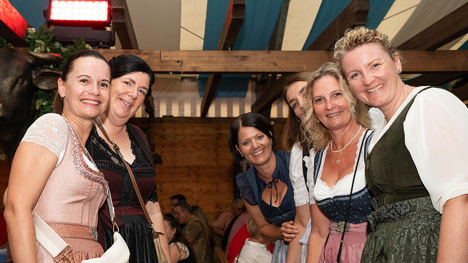 Die Partybilder vom Sonntag, 16. August, aus dem Festzelt Wenisch. Die Partybilder vom Sonntag, 16. August, aus dem Festzelt Wenisch.