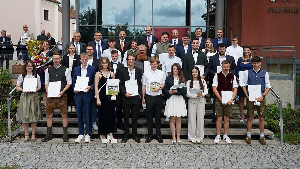 Das ist euer Moment&ldquo;: das Gruppenbild mit allen 25 Preistr&auml;gern