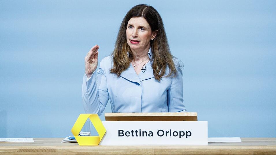 Commerzbank-Chef Bettina Orlopp will die Eigenst&auml;ndigkeit des Instituts retten.