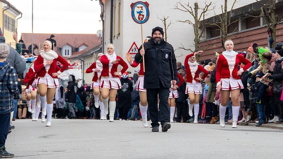 Ausgelassene Stimmung herrschte beim Faschingsumzug in Hofkirchen.