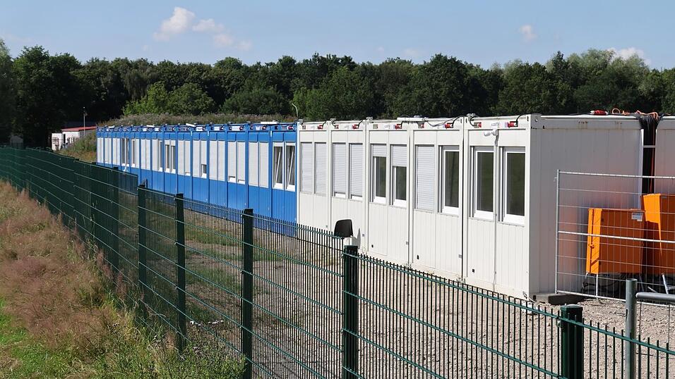 In Deutschland hat sich die Situation der Flüchtlingsunterbringung in den meisten Kommunen mittlerweile entspannt. Das gilt aber nicht für die Ankunftsländer am Mittelmeer. (Archivbild) In Deutschland hat sich die Situation der Flüchtlingsunterbringung in den meisten Kommunen mittlerweile entspannt. Das gilt aber nicht für die Ankunftsländer am Mittelmeer. (Archivbild)