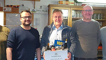 Die Verantwortlichen der KuRK Wallkofen mit dem Referenten und Fotografen Bernhard Krempl.