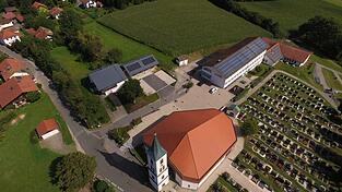 Das ALE wünsche sich mehr Begrünung im Bereich des Rathaus-Vorplatzes beziehungsweise Pausenhofs. Das ALE wünsche sich mehr Begrünung im Bereich des Rathaus-Vorplatzes beziehungsweise Pausenhofs.