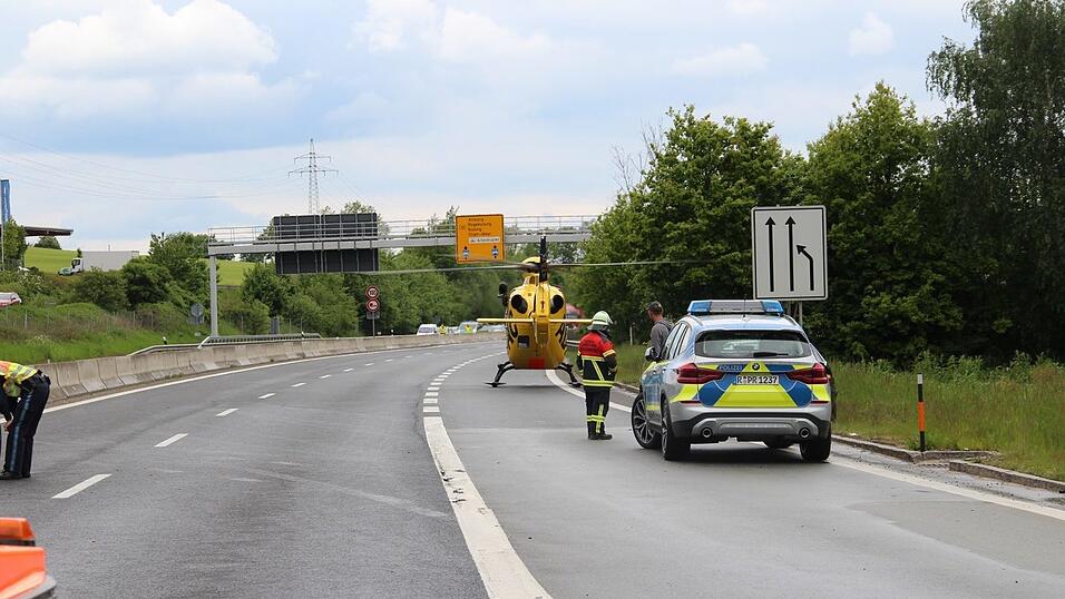Auf der B85 an der Abfahrt Cham-Süd hat es gekracht. Auf der B85 an der Abfahrt Cham-Süd hat es gekracht.