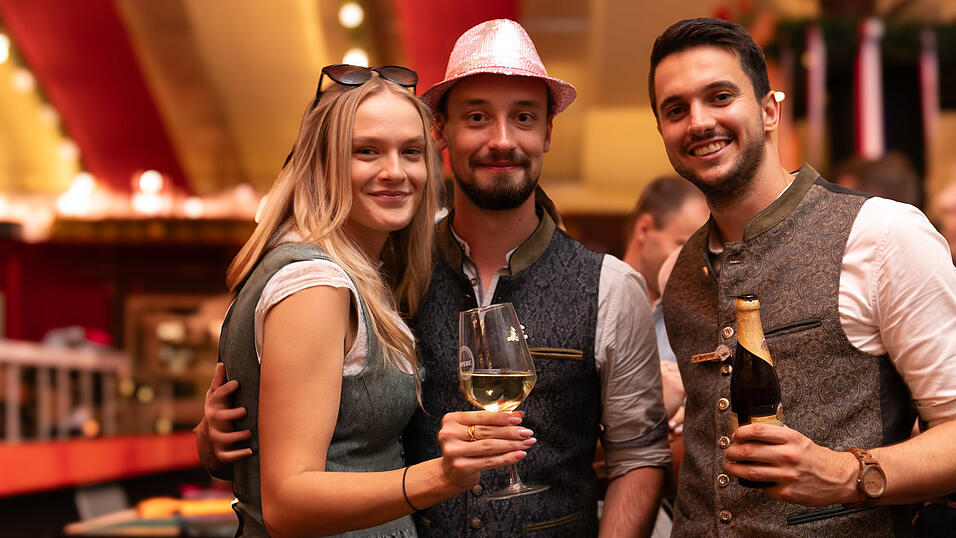 Die Partybilder vom Samstag, 9. August, aus dem Festzelt Greindl. Die Partybilder vom Samstag, 9. August, aus dem Festzelt Greindl.
