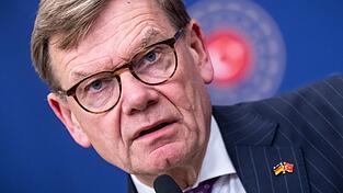 Außenminister Johann Wadephul (CDU) wollte eigentlich an diesem Sonntag nach China aufbrechen. (Archivbild)