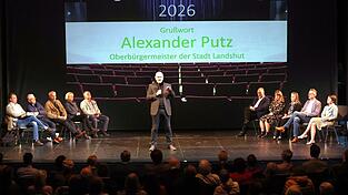 Oberbürgermeister Alexander Putz machte den Theaterfreunden Hoffnung auf die gesicherte Finanzierung des ersten Bauabschnitts für das Theater in der Stadt. Oberbürgermeister Alexander Putz machte den Theaterfreunden Hoffnung auf die gesicherte Finanzierung des ersten Bauabschnitts für das Theater in der Stadt.