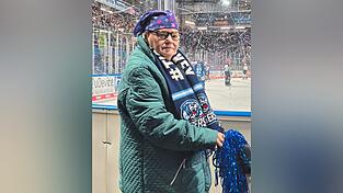 Gisela Walter war einst Reinigungskraft im Pulverturm. Nun gilt sie als Edelfan der Tigers.