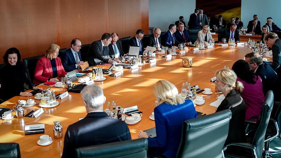 Das Kabinett will weiter am Bürokratieabbau arbeiten.