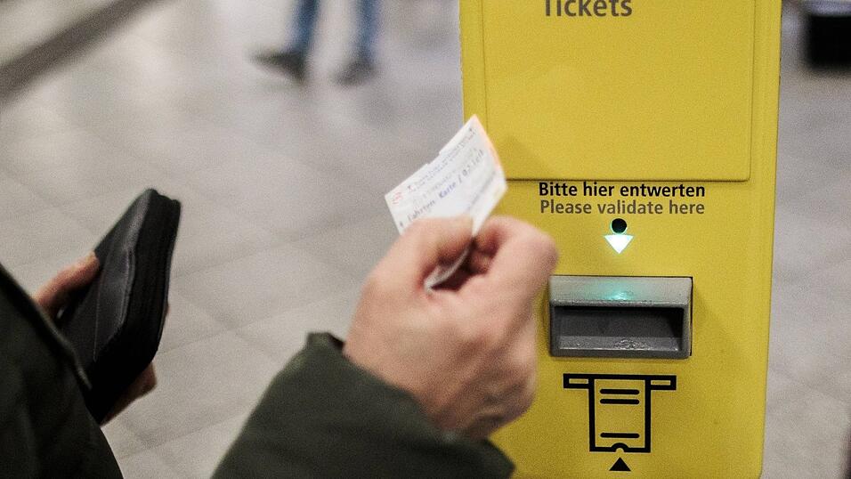 Bislang konnten Schwarzfahrer, die nicht in der Lage waren, ihre Strafe zu bezahlen, auch eine Ersatzfreiheitsstrafe verb&uuml;&szlig;en.