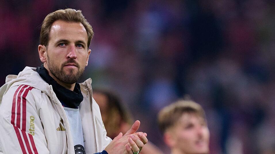 Harry Kane klatscht nach dem 6:1 gegen Magdeburg.