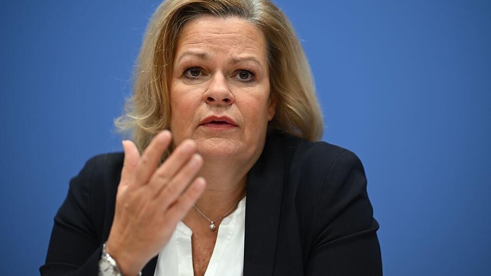 Bundesinnenministerin Nancy Faeser (SPD) hat mit Vertretern mehrerer Internet-Plattformen über Desinformation im Kontext der anstehenden Bundestagswahl gesprochen. (Archivfoto) Bundesinnenministerin Nancy Faeser (SPD) hat mit Vertretern mehrerer Internet-Plattformen über Desinformation im Kontext der anstehenden Bundestagswahl gesprochen. (Archivfoto)