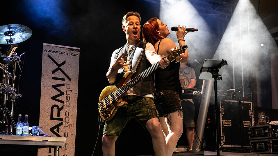 Die Partybilder vom Dienstag, 12. August, aus dem Festzelt Reisinger. Die Partybilder vom Dienstag, 12. August, aus dem Festzelt Reisinger.