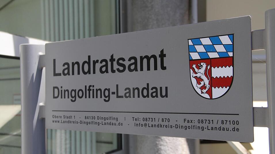Der Kreisauschuss des Landkreises Dingolfing-Landau hat am Donnerstag über zwei Gremien abgestimmt. Der Kreisauschuss des Landkreises Dingolfing-Landau hat am Donnerstag über zwei Gremien abgestimmt.