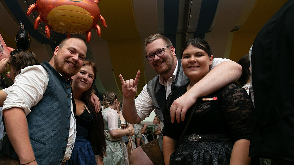 Die Partybilder vom Freitag, 15. August, aus dem Festzelt Reisinger. Die Partybilder vom Freitag, 15. August, aus dem Festzelt Reisinger.