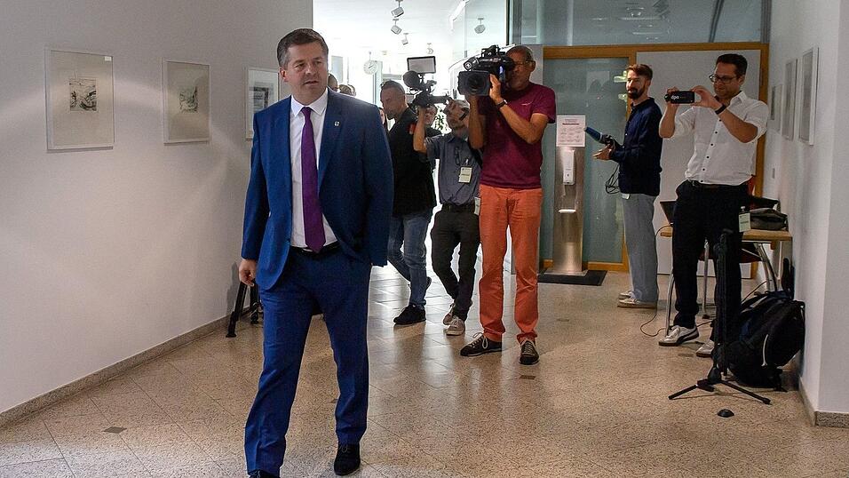 Ministerpräsident Schulze: Dürfte er auch Fraktionschef sein? Ministerpräsident Schulze: Dürfte er auch Fraktionschef sein?