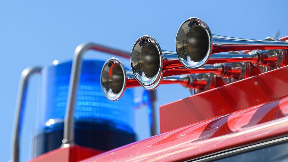 Die Feuerwehr durchsuchte die Technikräume im Keller. (Symbolbild) Die Feuerwehr durchsuchte die Technikräume im Keller. (Symbolbild)