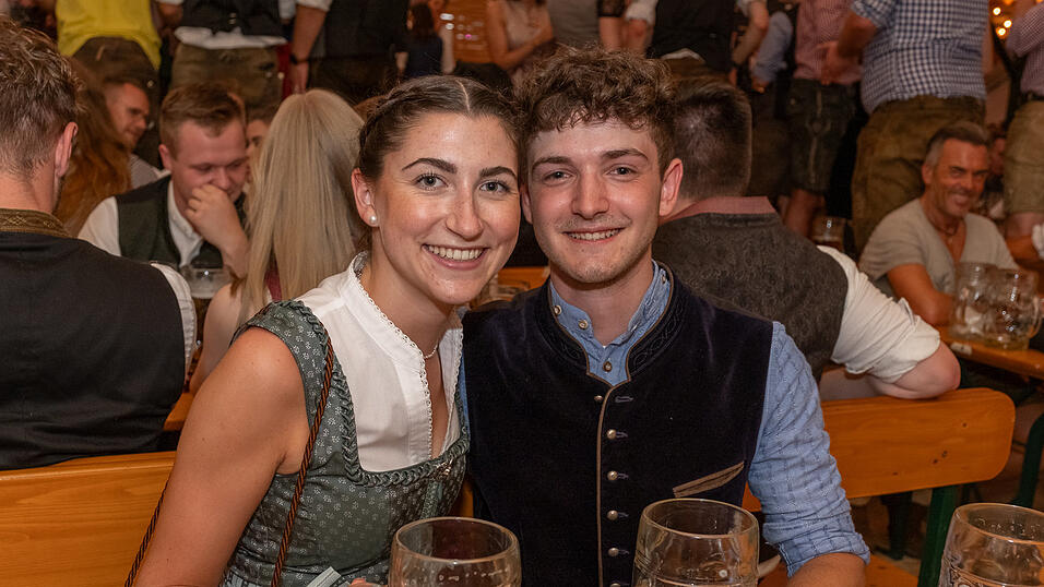 Die Partybilder vom Sonntag, 13. August 2023, aus dem Festzelt Nothaft. Die Partybilder vom Sonntag, 13. August 2023, aus dem Festzelt Nothaft.