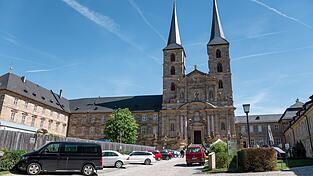 Die Kirche St. Michael ist eine beliebte Touristenattraktion in der Welterbe-Stadt Bamberg.