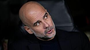 Pep Guardiola ist seit 2016 Trainer bei Manchester City - und steckt mit dem Club aktuell tief in der Krise.