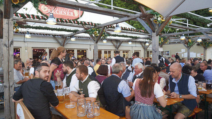 Die Partybilder vom Montag, 18. August, aus dem Festzelt Lechner. Die Partybilder vom Montag, 18. August, aus dem Festzelt Lechner.
