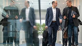 Trotz der schwierigen Finanzlage will die bayerische Staatsregierung bei der Aufstellung des nächsten Haushalts auf neue Kredite zur Gegenfinanzierung verzichten.