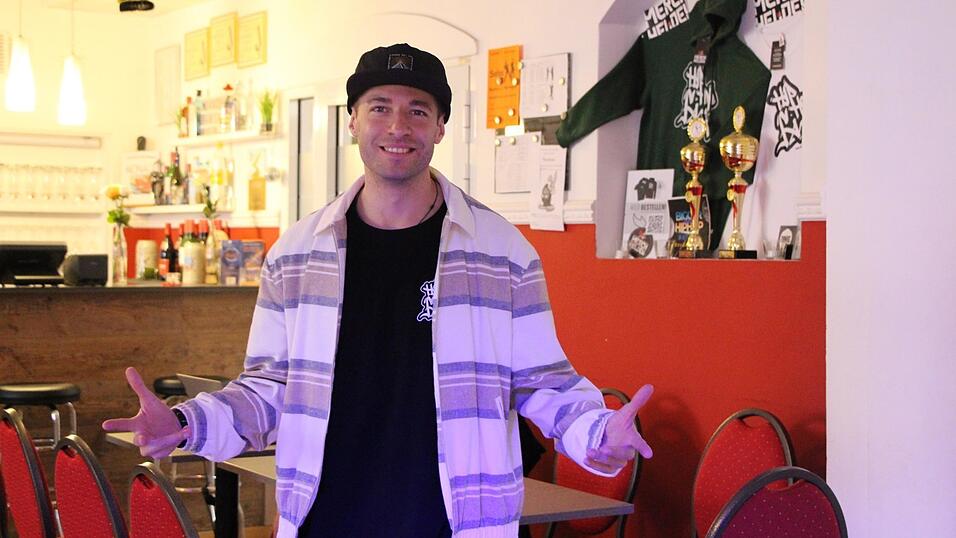 Patrick Wei&szlig;brodt unterrichtet bereits seit 16 Jahren an der Tanzschule Seidel.