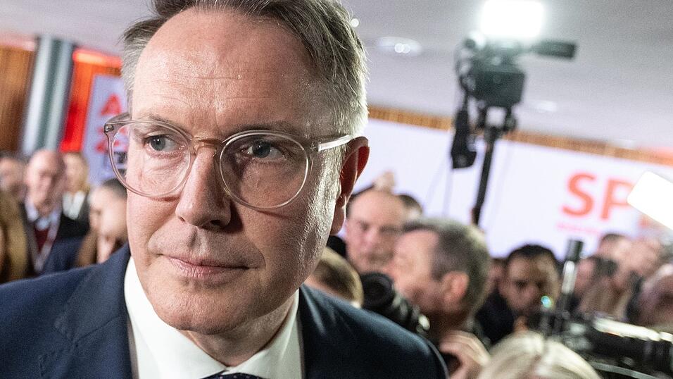 Die SPD um Schweitzer regiert seit 35 Jahren in Rheinland-Pfalz. Die SPD um Schweitzer regiert seit 35 Jahren in Rheinland-Pfalz.