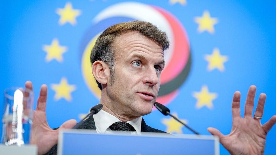 Macron will, dass Fake-Konten schneller aus sozialen Netzwerken entfernt werden (Archivbild).