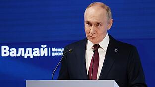 Kremlchef Wladimir Putin warnt vor einer Lieferung von Tomahawk-Raketen an die USA.