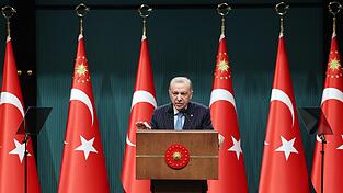 Recep Tayyip Erdogan regiert die Türkei bereits seit 2014 als Präsident. Zuvor regierte er bereits als Ministerpräsident. Recep Tayyip Erdogan regiert die Türkei bereits seit 2014 als Präsident. Zuvor regierte er bereits als Ministerpräsident.