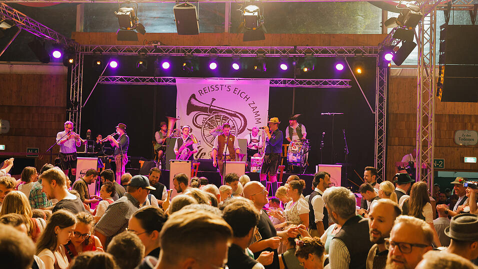 Die Partybilder vom Dienstag, 13. August 2024, aus dem Festzelt Weckmann. Die Partybilder vom Dienstag, 13. August 2024, aus dem Festzelt Weckmann.