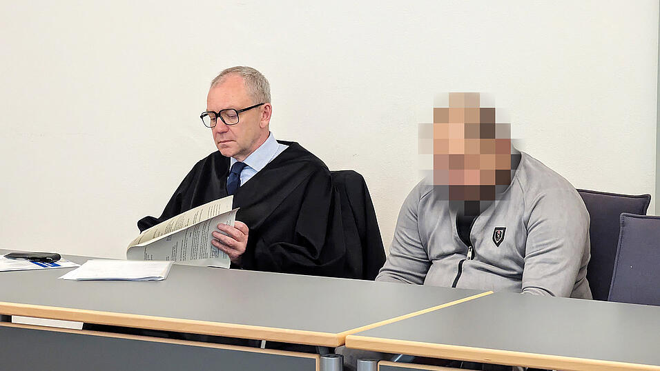 Mehrere einschlägige Vorstrafen und sein Untertauchen im fernen Bulgarien machten es dem Amtsgericht unmöglich, gegen den 41-Jährigen noch eine bewährungsfähige Strafe zu verhängen. Mehrere einschlägige Vorstrafen und sein Untertauchen im fernen Bulgarien machten es dem Amtsgericht unmöglich, gegen den 41-Jährigen noch eine bewährungsfähige Strafe zu verhängen.