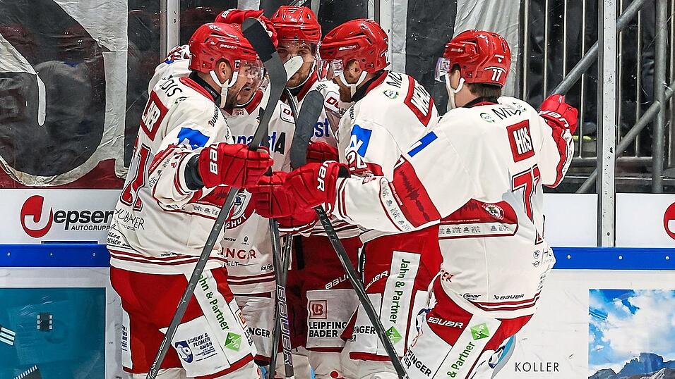 Allen Grund zur Freude: (v.l.) David Elsner, Jakob Mayenschein, Julian Kornelli, Yannick Wenzel und Martin Has hatten nicht nur das zwischenzeitliche 2:1 zu bejubeln - sondern auch drei wichtige Punkte.